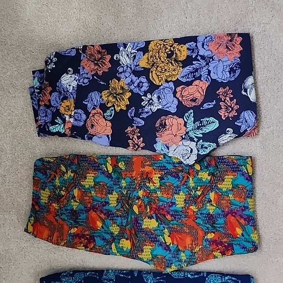 LulaRoe Leggings, Tall & Curvy. 4 Pair - Picture 3 of 3
